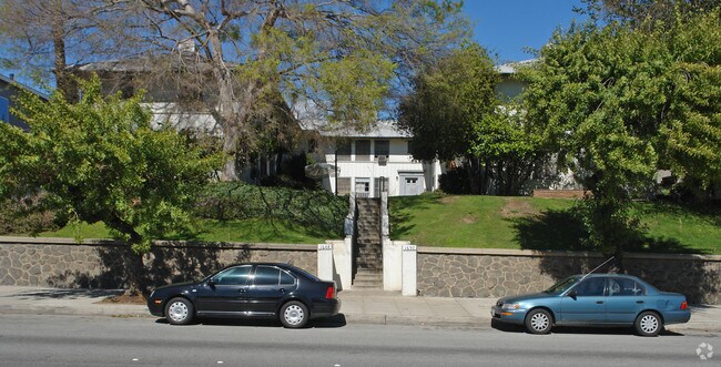 Primary Photo - 1644-1650 Huntington Dr