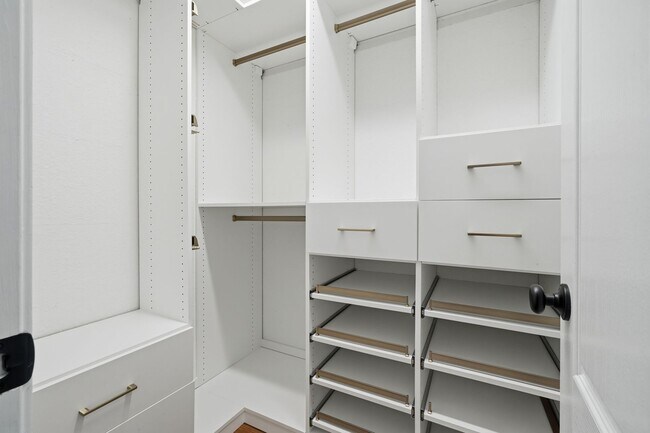 Building Photo - 3308 Kline Dr