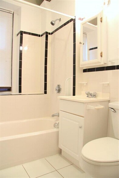 Building Photo - 878 Massachusetts Ave