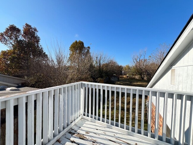 Building Photo - ?Cozy North OKC home with fireplace ?
