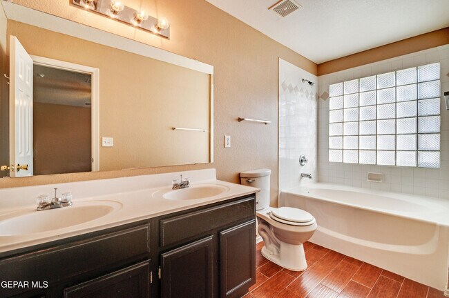 Building Photo - 316 De Palma Pl