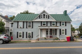 Building Photo - 324 E Washington St