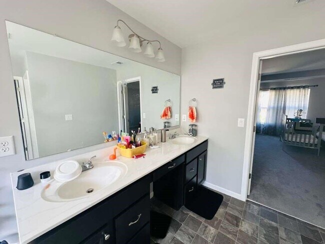 Building Photo - 8035 Stiner Grv