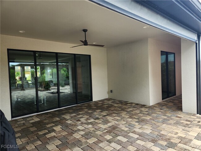 Building Photo - 4402 Chiquita Blvd S