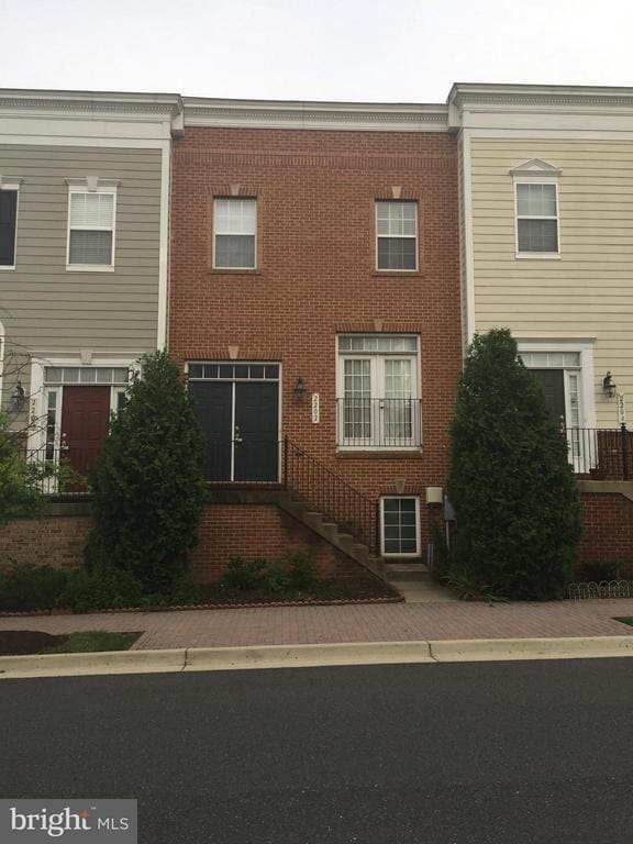 Building Photo - 2202 Leesborough Dr