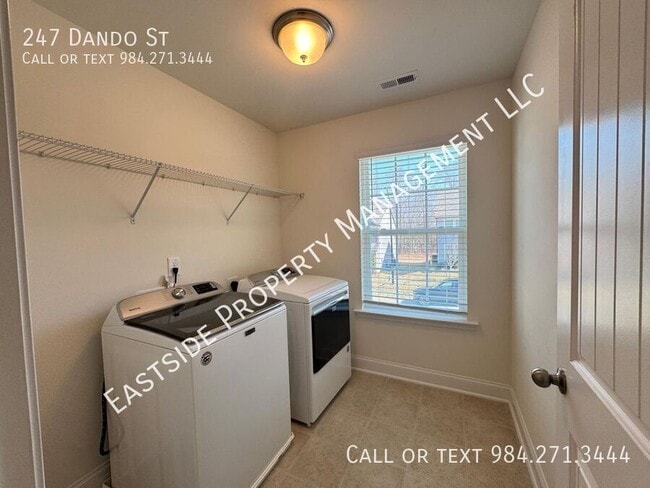 Building Photo - 247 Dando St