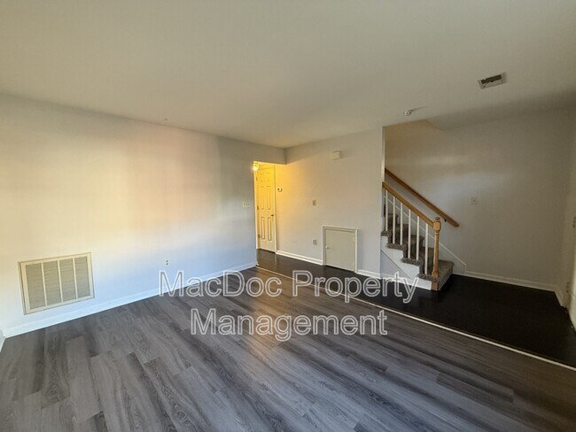 Building Photo - 169 Farrell Ln