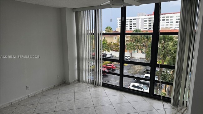 Building Photo - 2017 S Ocean Dr