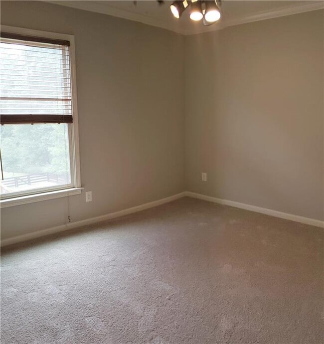 Building Photo - 211 Water Oak Pl