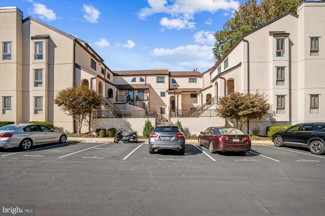 Building Photo - 8934 Battery Pl