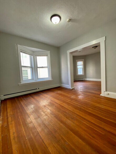 Building Photo - 14 Belknap St