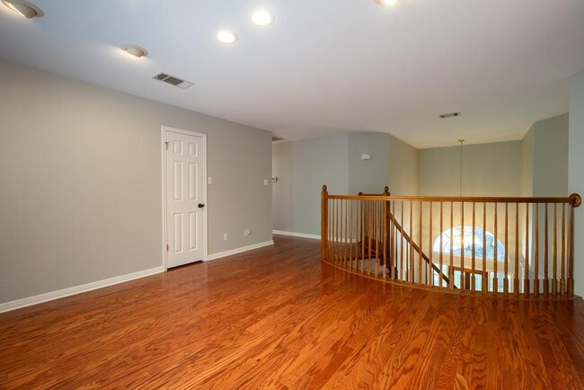 Building Photo - 8901 Splitarrow Dr