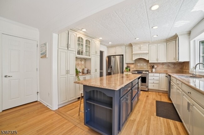 Building Photo - 415 Fairmount Ave