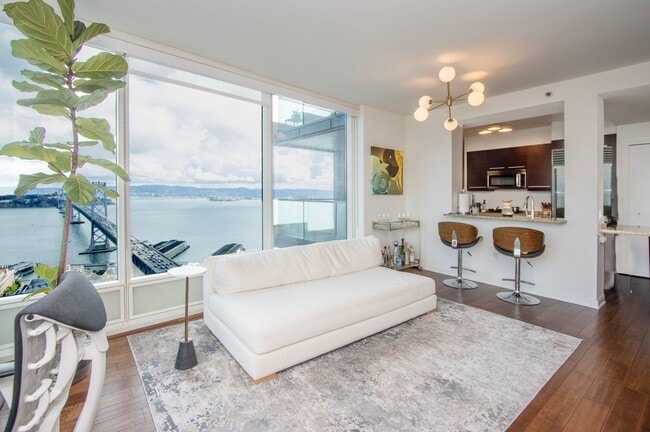 Building Photo - 1 BEDROOM W/VIEW in THE RINCON BUILDING