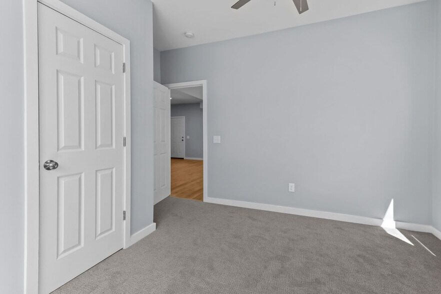 Building Photo - 515 Plainfield St