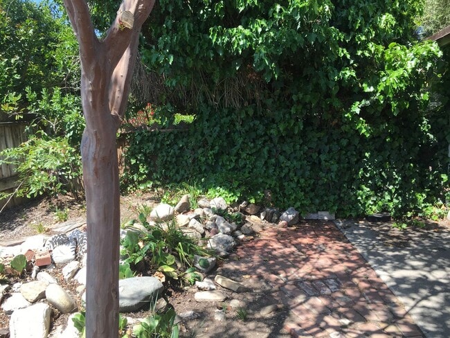 Building Photo - Charming Vintage 3BR/1.5BA Corner Lot Home...
