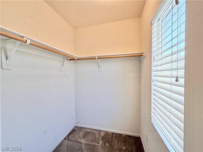 Building Photo - 10566 Borborema St