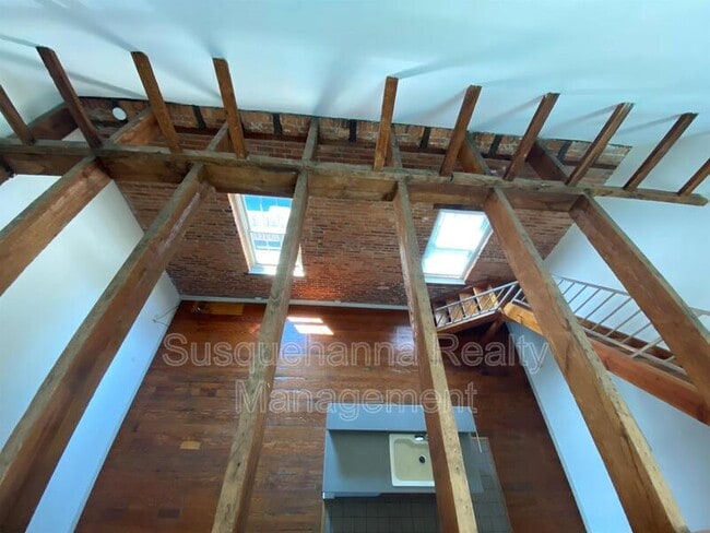 Building Photo - 402 W Frederick St