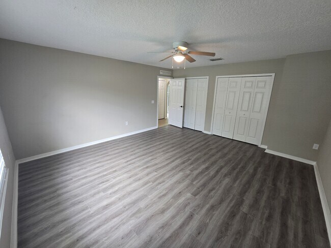 Building Photo - 405 Brooklet Cir