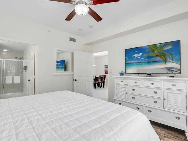 Building Photo - Stylish Seasonal Condo Rental in the Heart of Naples – 3BR Condo in Botanical Place!