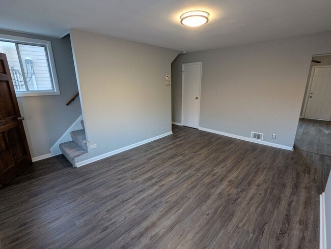 Building Photo - swe402/404