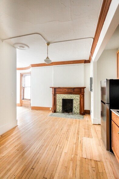 Building Photo - 223 E Ferry St