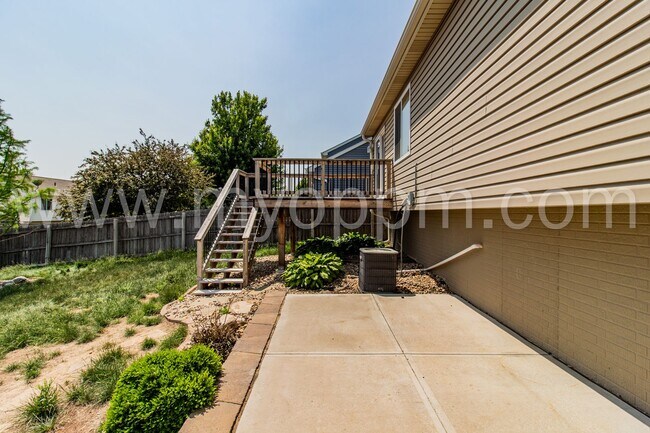 Building Photo - Stunning 3 Bedroom / 2 Bathroom Home | Mil...