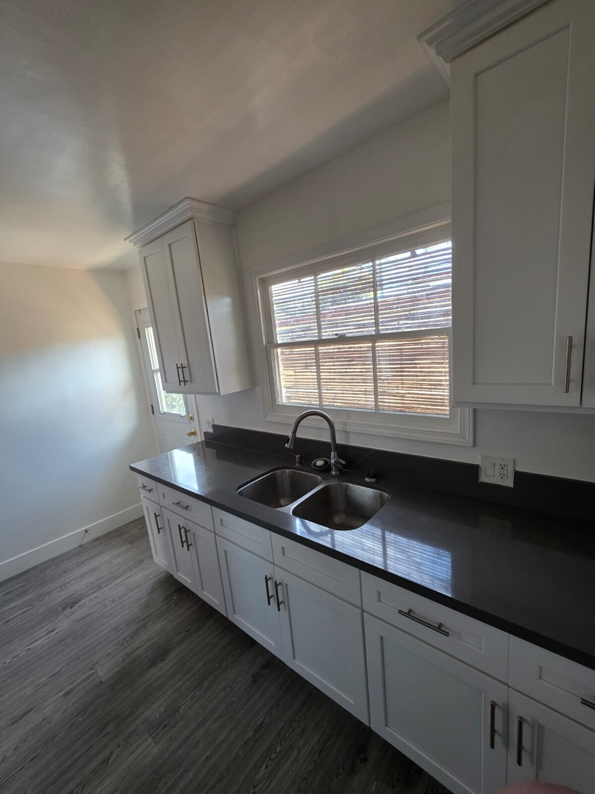 Building Photo - 13002 Burbank Blvd