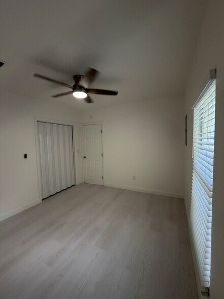 Building Photo - 519 Pilgrim Rd
