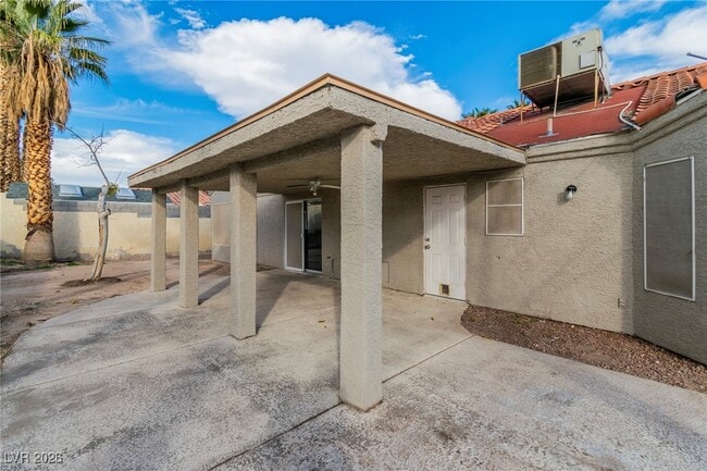 Building Photo - 3975 Duneville St