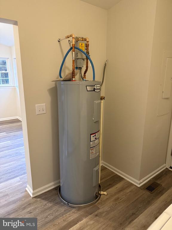 Building Photo - 6407 Sunset Rd