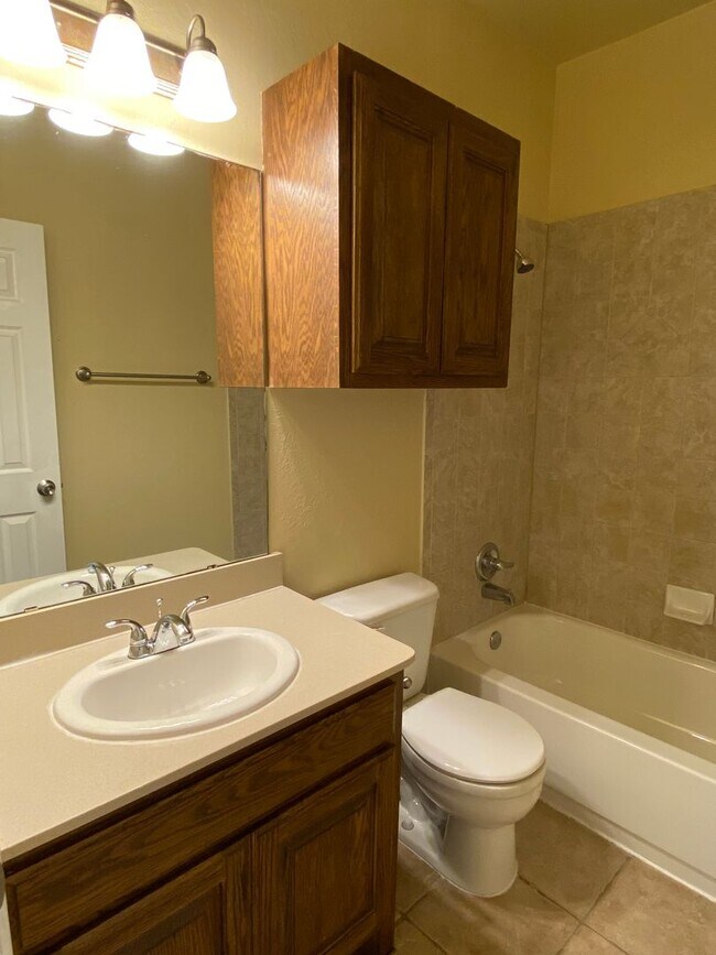 Building Photo - 3 Bed, 2 Bath NW OKC Home with Large Maste...