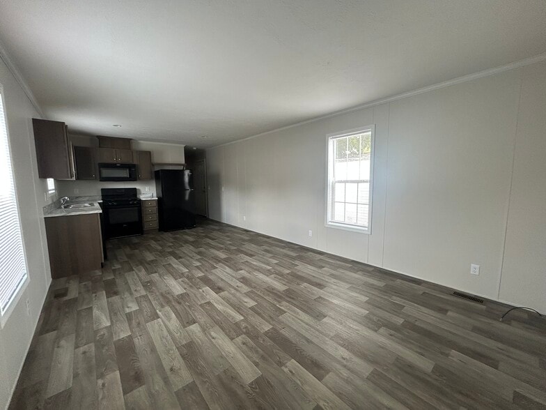 Building Photo - 2364 Maple Dr