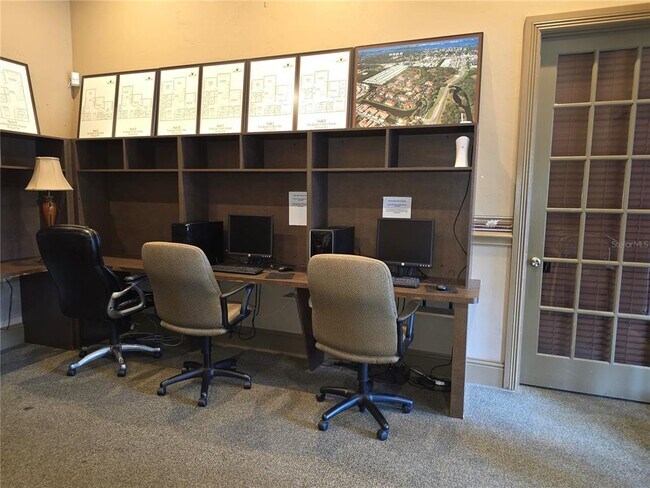 Building Photo - 4170 Central Sarasota Pkwy