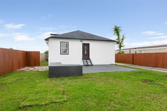 Building Photo - 1244 Rd 5705