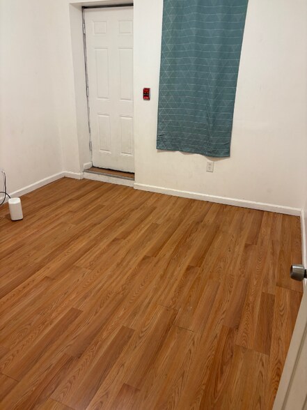 Building Photo - 2351 N Park Ave