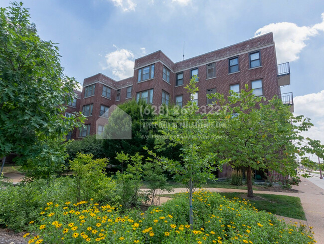 Building Photo - 5696 Kingsbury Ave