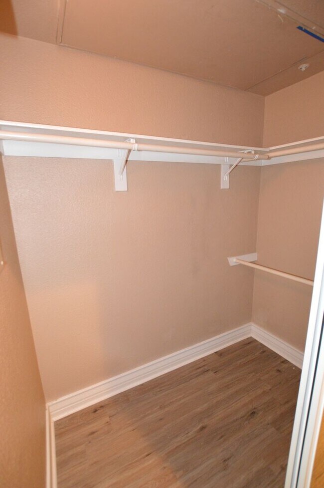 Building Photo - Meridian Unfurnished 1 Bdr/ 1 Bath Luxury ...