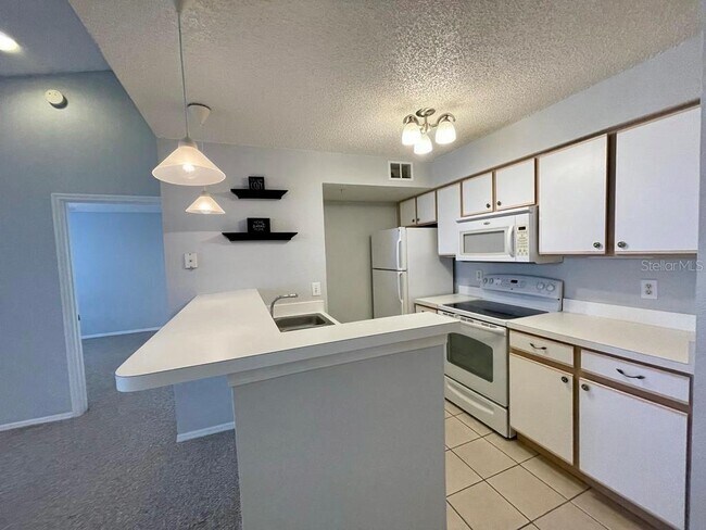 Building Photo - 2212 Grand Cayman Ct