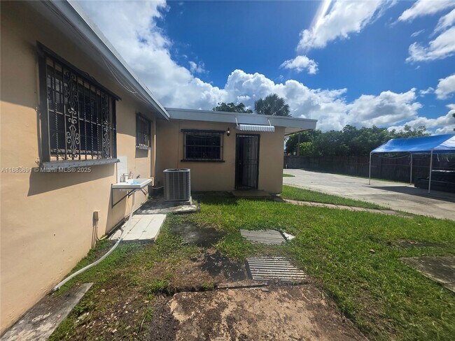 Building Photo - 11500 SW 181st Terrace