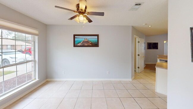 Building Photo - 4-Bedroom Home with Sunroom, Pool and Hot ...