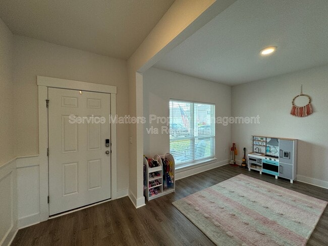 Building Photo - 5772 Danbury Blvd