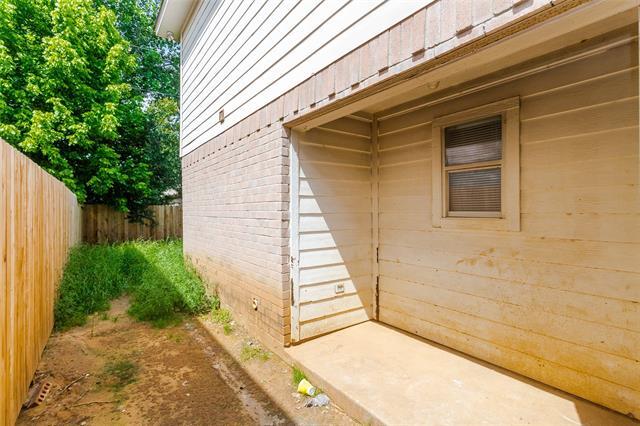 Building Photo - 1217 Village Garden Dr