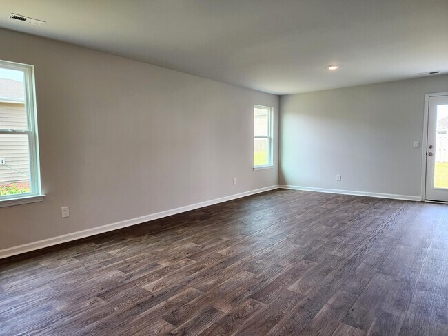 Building Photo - 1015 Course Ln