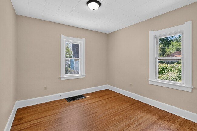 Building Photo - 149 University Blvd