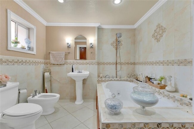 Building Photo - 3505 Torremolinos Ave