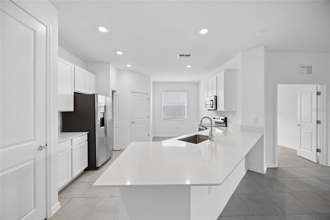 Building Photo - 363 Loch Ct