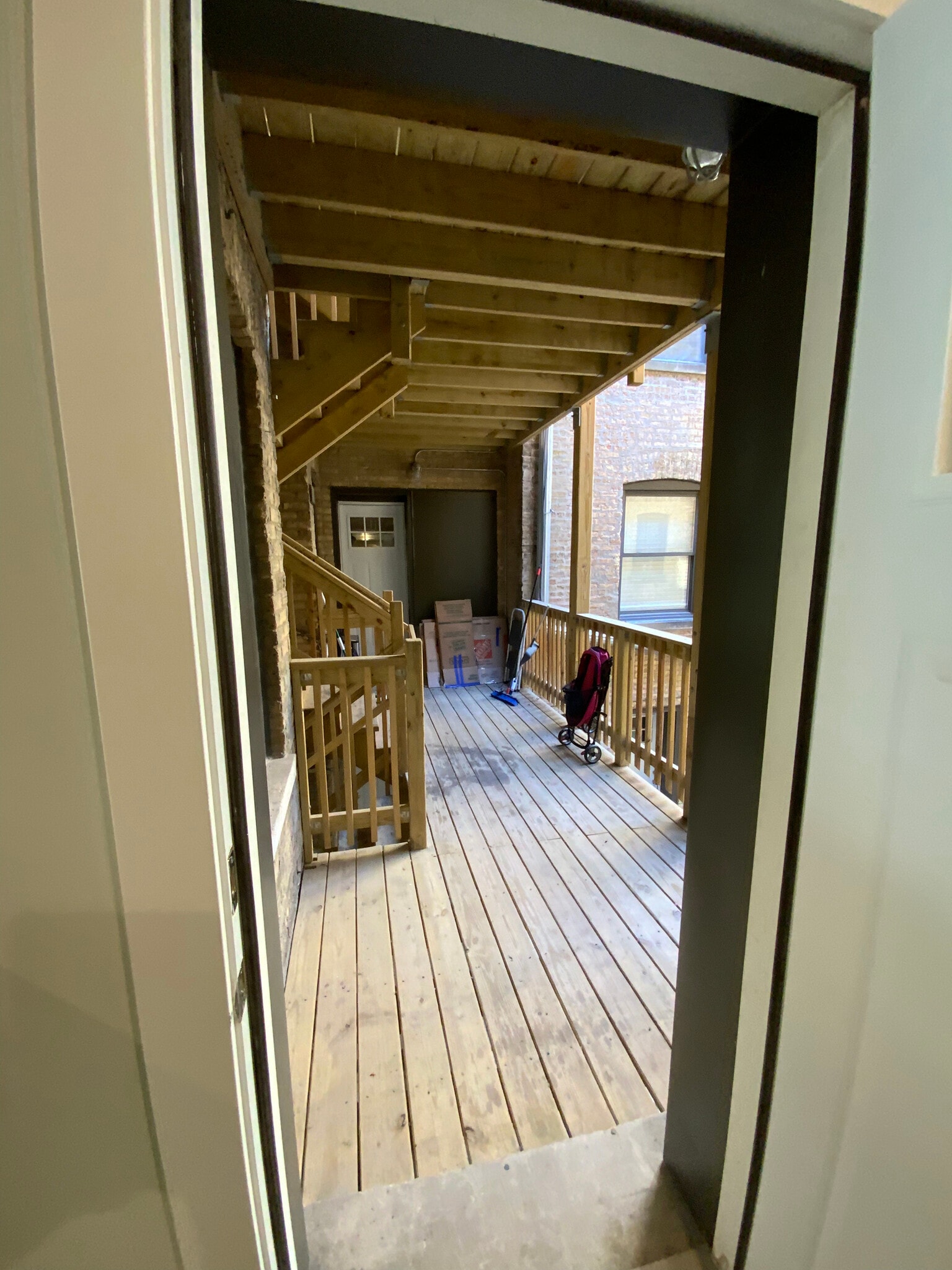 Building Photo - 1143 Maple Ave