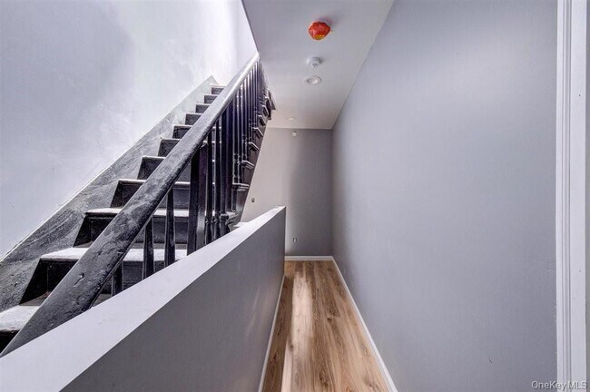 Building Photo - 93 S Lander St