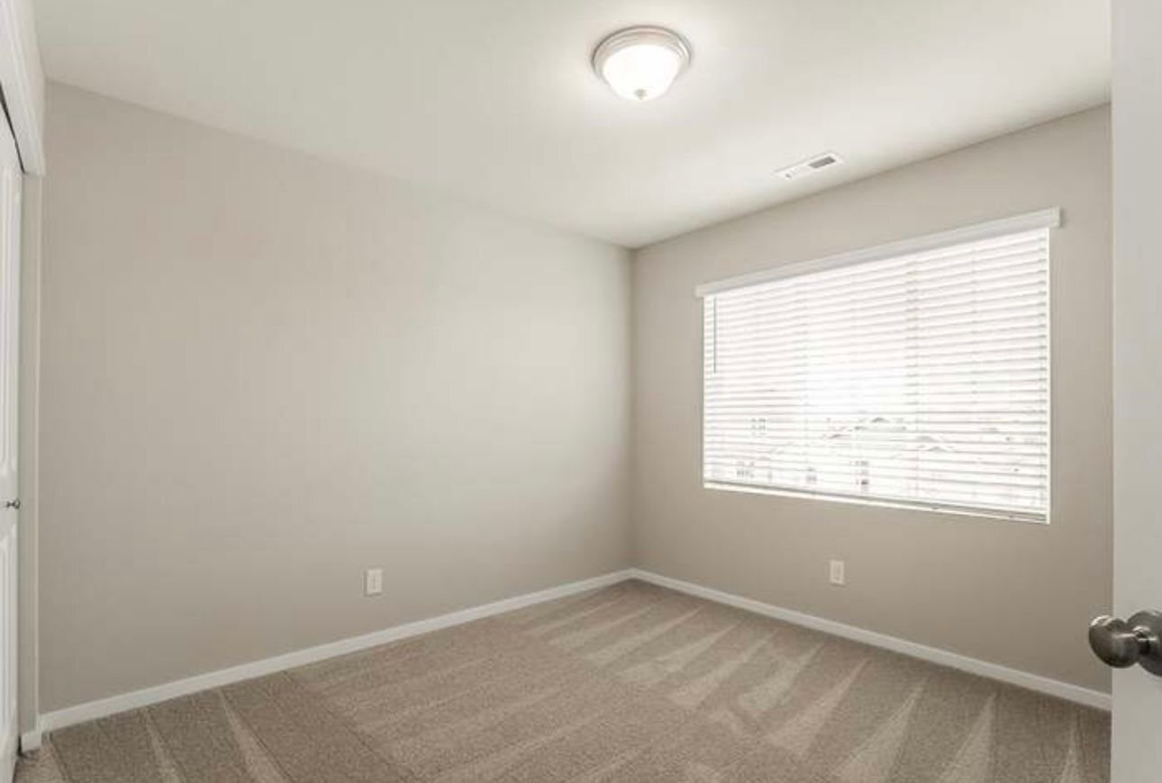 Building Photo - 10708 Tahoma Ct E